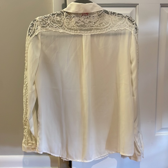White sheer button up top with lace accents - Picture 3 of 5
